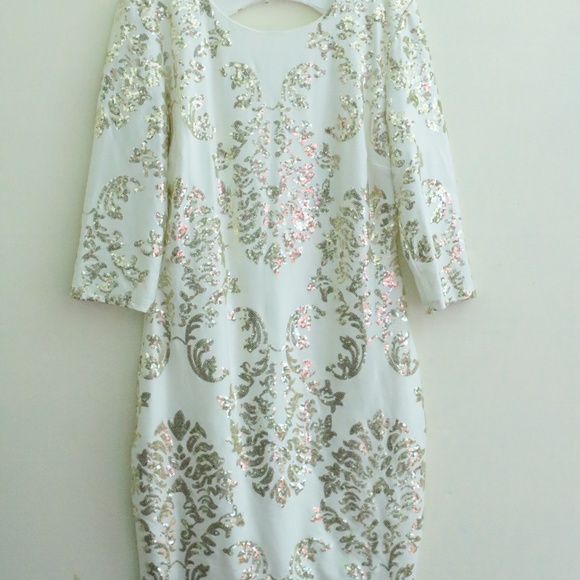 White and Gold Sequence Bodycon Dress - Picture 2 of 4